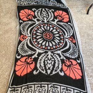 Black white & salmon shawl